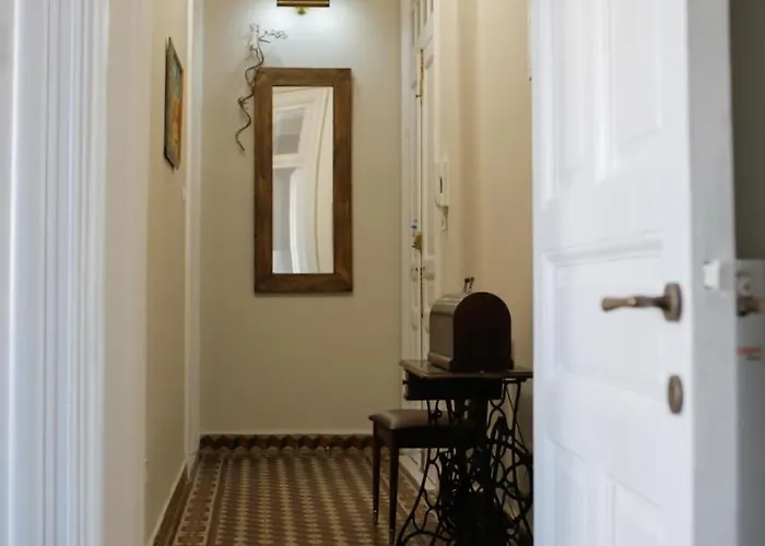 # Alegra , 10mtrs From Venizelou Metro Station Θεσσαλονίκη