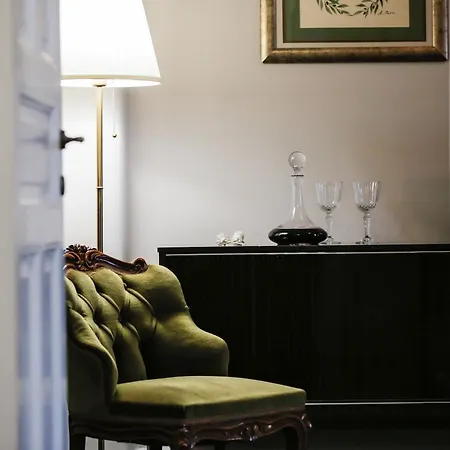 # Alegra , 10mtrs From Venizelou Metro Station Thessaloniki