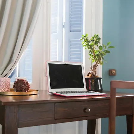 # Alegra , 10mtrs From Venizelou Metro Station Apartment *