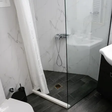 # Alegra , 10mtrs From Venizelou Metro Station Apartment