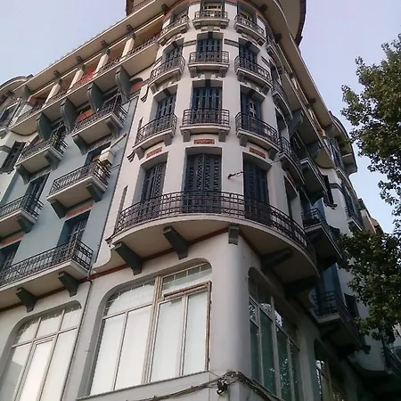 # Alegra , 10mtrs From Venizelou Metro Station Апартаменты *